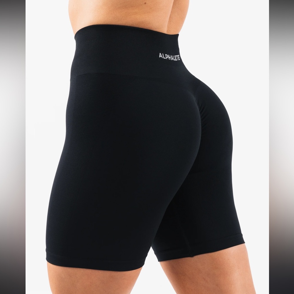 Alphalete Amplify Bike Short